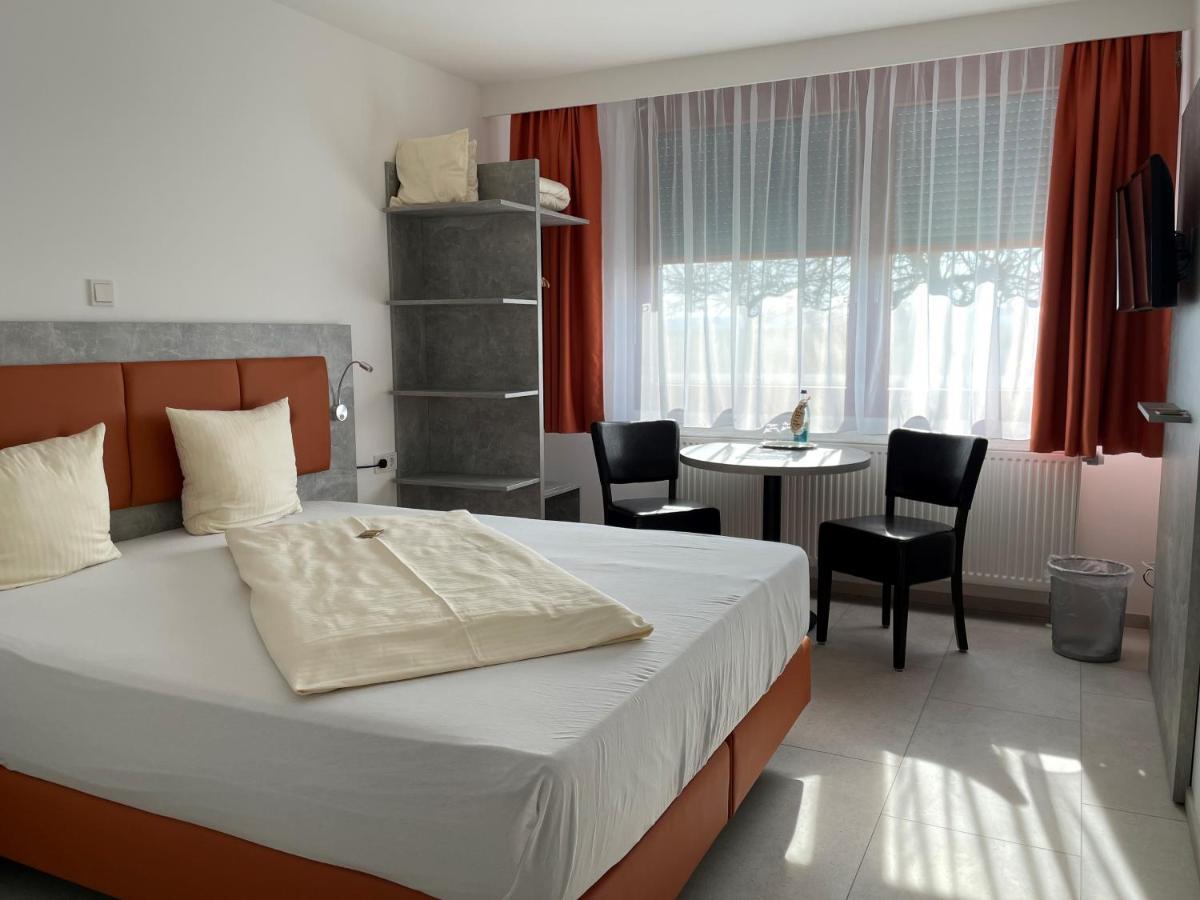 Hotel Frankenhoehe Aurach Exterior foto